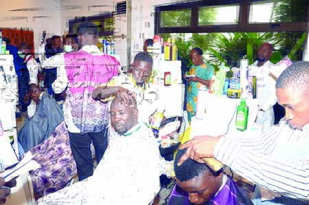 barbers-displaying-their-skills