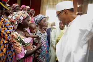 president-muhammadu-buhari-with-21-chibok-girls-1