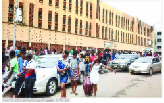 student-packing-thier-beg