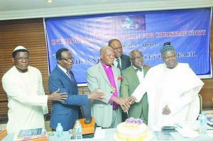 L-R; Apostle Alex Bamgbola, Amb. Ihonde, Archbishop Atilade, Chidi Ilogu (SAN) Dr Kolade with Agbazue (behind) at the event. copy