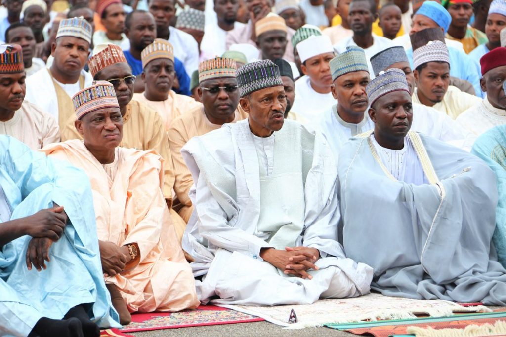 PRESIDENT-BUHARI-PRAY-AT-MAMBILLA-BARACKS-2-1170×780