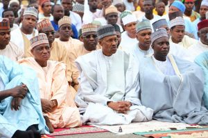PRESIDENT-BUHARI-PRAY-AT-MAMBILLA-BARACKS-2-1170×780