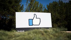 facebook_like_sign_621183242