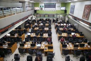 2016-05-03T143729Z-1007950001-LYNXNPEC420TZ-RTROPTP-3-OZABS-US-NIGERIA-STOCKS
