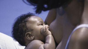 _75365366_aa_breastfeeding