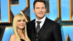 Chris Pratt poses with his wife Anna Faris as they attend a premiere of the film “Guardians of the galaxy, Vol. 2” in London
