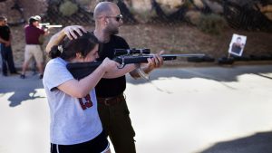ISRAEL-PALESTINIAN-SETTLERS-TOURISM-GUNS