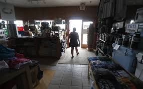 l Power outage hits Outer Banks, may keep tourists out for two weeks