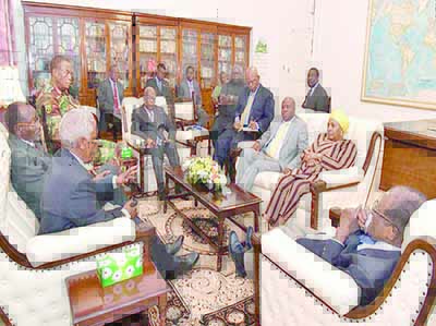 Mugabe in talks 2