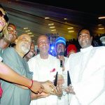 Onu Ngige and NYCN President presenting award to Hezekiah
