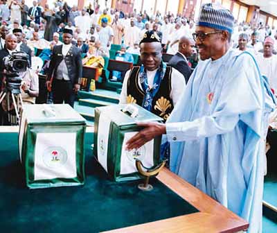 President-Muhammadu-Buhari-presenting-the-2018-budget-to NASS