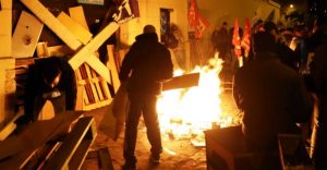 prisons-blocage-main