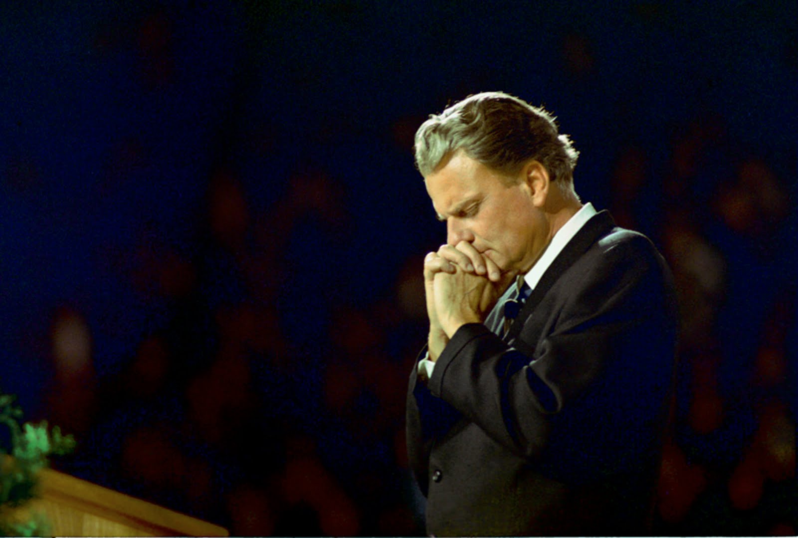 billygraham-praying