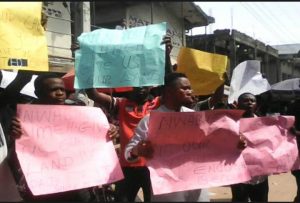 The protesting Onitsha Shoe dealers yesterday