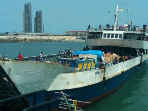 Navy impounds VESSEL transporting illegals
