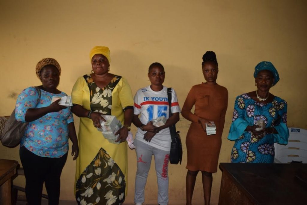 ogun women arrested HAWKING NAIRA notes