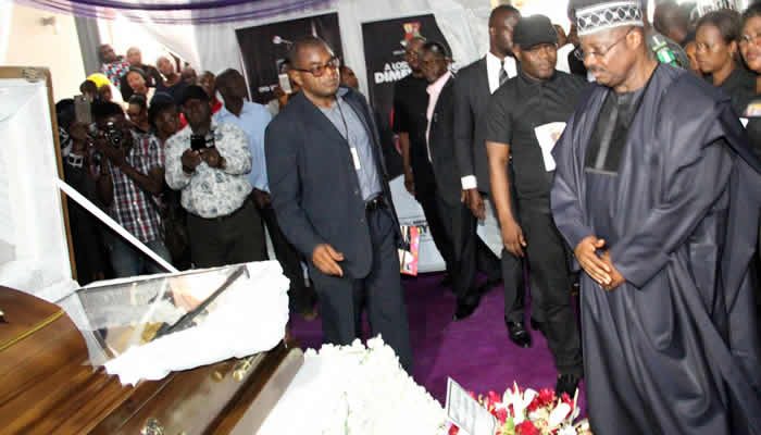 Oyo-Speaker-lying-in-state