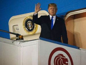 donald-trump-singapore-summit-arrival4-ap-jt-180610_hpMain_4x3_992
