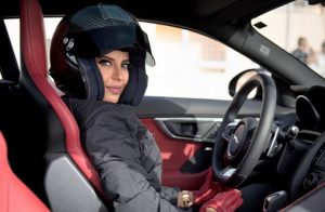 min-aseelalhamadpreparestodriveforthefirsttimeonherhomesoilsaudiarabiainajaguarftype-690×450