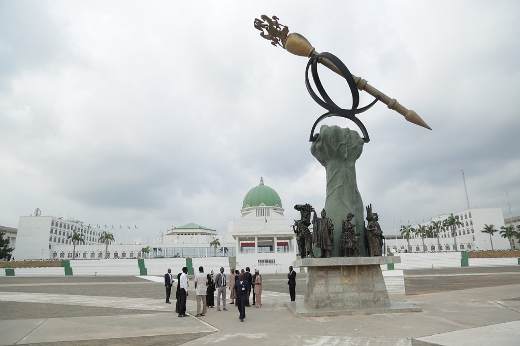 1280px-Nigeria’s_National_Assembly_Building_with_the_Mace