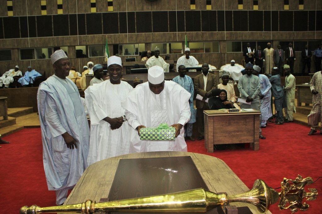 18-APC-Sokoto-House-Of-Assembly-Members-Dump-Party–Follow-Governor-To-PDP373202661328237341