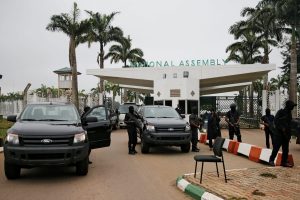 Armed-men-block-entrance-to-Nigeria-parliament