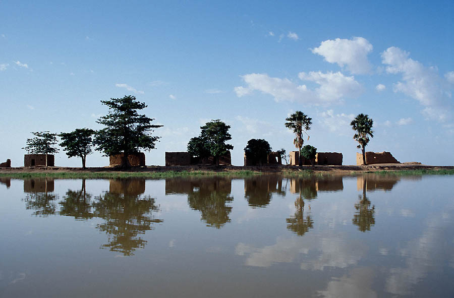 Niger_River_Center_Island