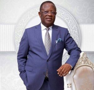 Umahi_stands_suited