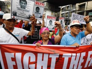 Filipinos protest