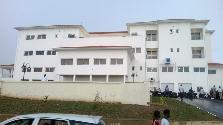 Ayoba_villa_ekiti_state_goverment_house