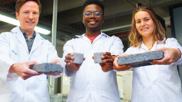 Dr-Dyllon-RandallVukheta-Mukhari-and-Suzanne-Lambert-Photo-BBC-640×360