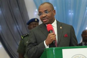 Governor-Udom-Emmanuel-during-the-swearing-in-of-Dr.-Emmanuel-Ekuwem-as-the-Secretary-to-the-Akwa-Ibom-State-Government-SSG.-e1516124107757