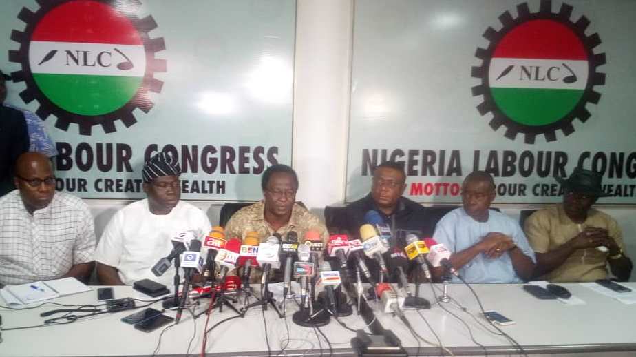 Minimum wage: Labour suspends warning strike