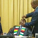 Zimbabwean president gets cholera vaccine