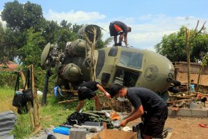 12 hurt as Philippine Air Force helicopter crash-lands