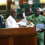 Speaker Yakubu Dogara (l) presiding over a session of the House of Representatives