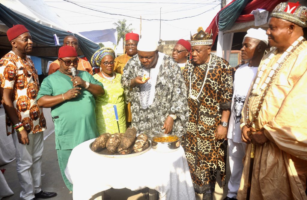 L-R Hon Jude Chukwuemeka Idimogu, Chief Solomon Ogbonna, Cecilia Oyindamola Dada and Eze Christian Uchechukwu Nwachukwu, and others during the New yam Festival(1)