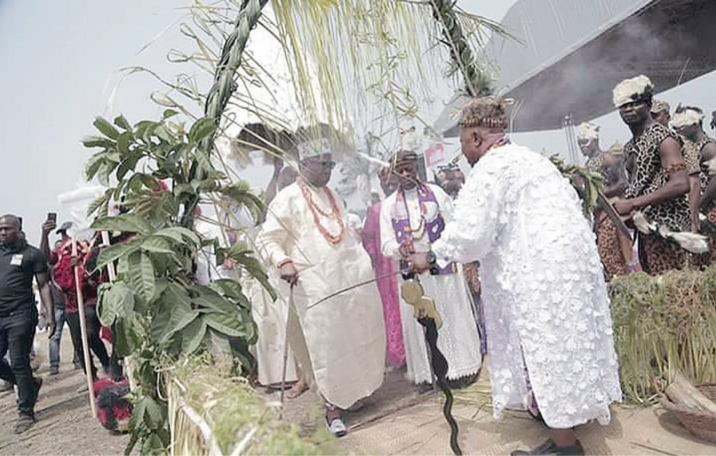 Decorating the Oku Ibom