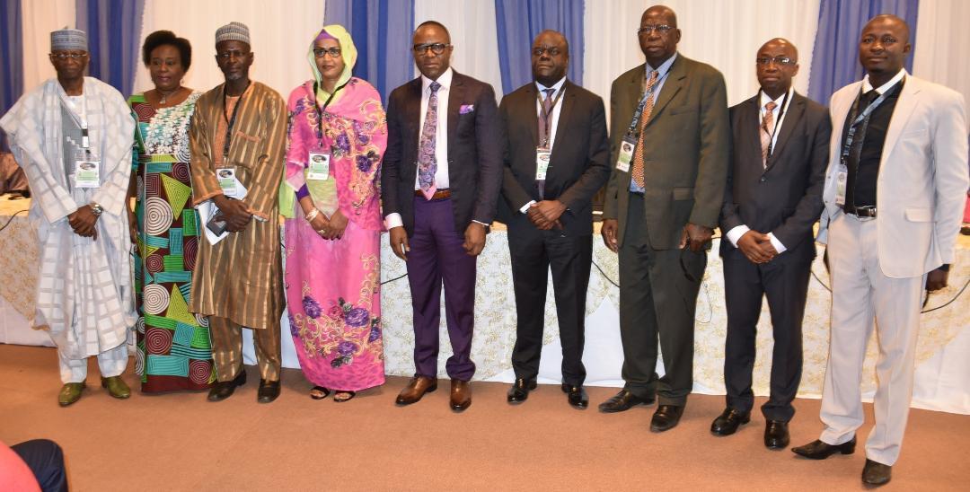 Members-of-the-newly-inaugurated-Executive-Board-with-Dr-Ibe-Kachikwu-at-the-centre
