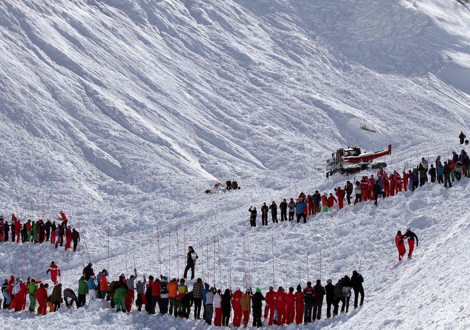 8 Skiers die in weekend avalanches in the Italian Alps