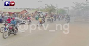 Jubilant youths block Abuja-Keffi highway celebrating Buhari’s re-election