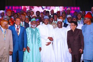 PRESIDENT-BUHARI-SIGNS-2ND-ELECTION-PEACE-ACCORD-WITH-PRESIDENTIAL-CANDIDATES-FOR-2019-GEN-ELECTION-2B
