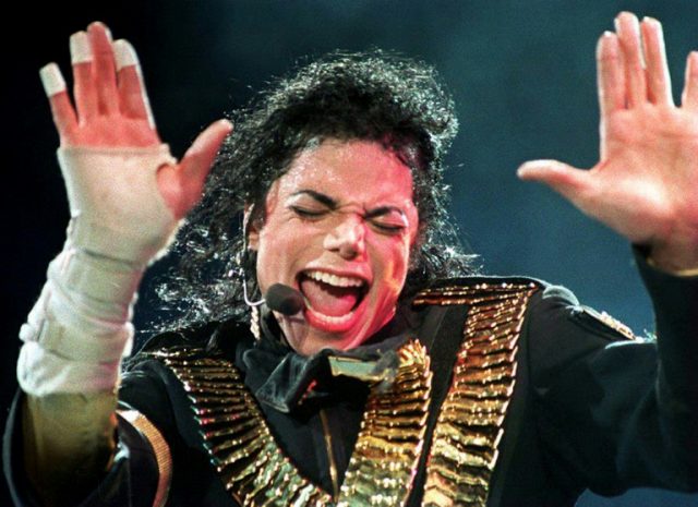 michael-jackson-640×465 (1)