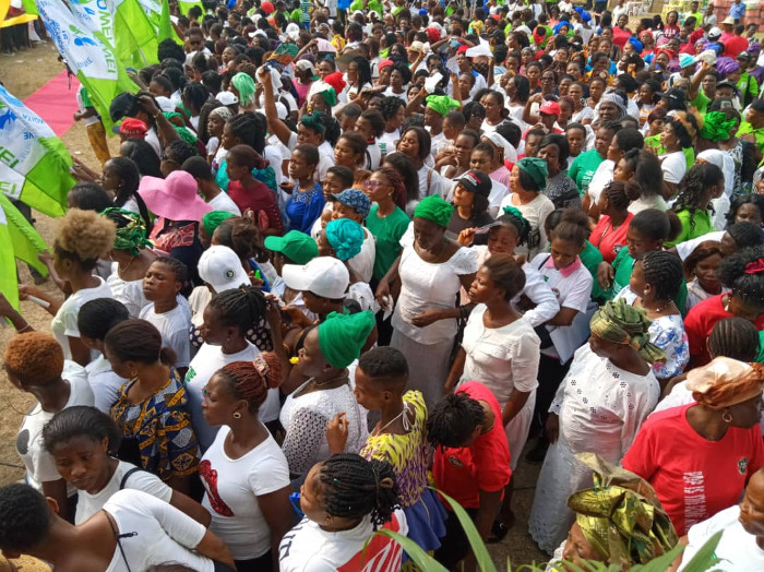 Cross-section-of-the-women-during-the-rally