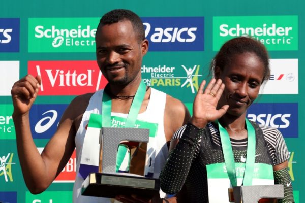 Ethiopias-Abrha-Milaw-and-Gelete-Burka-celebrate-their-victories-in-the-Paris-marathon-e1555235797307