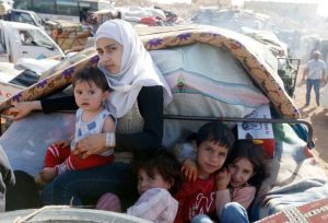 Hundred of Syrians return home from Lebanon