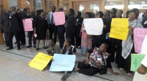 Legislative-aides-protest-again