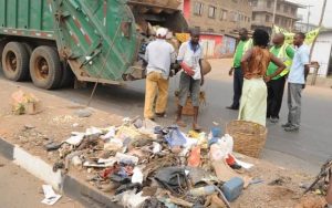 Police officer, 40 residents, apprehended in Osun for dumping waste on road side
