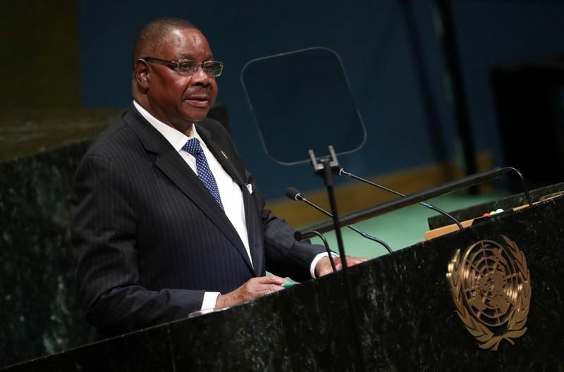 2019-05-27T170715Z_1_LYNXNPEF4Q168_RTROPTP_2_MALAWI-ELECTION