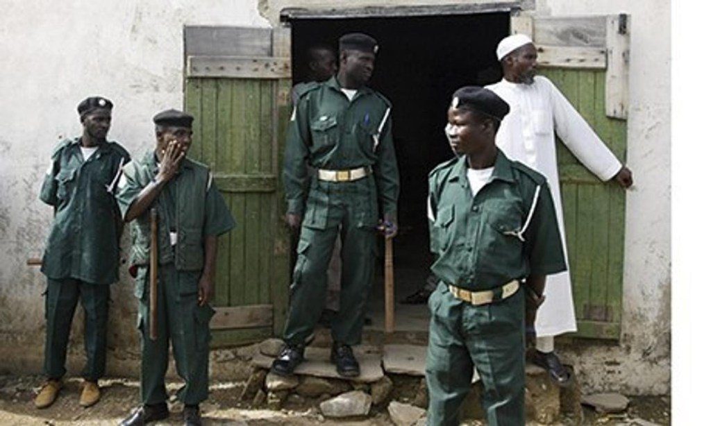 Sharia police arrest 80 for eating in public during Ramadan